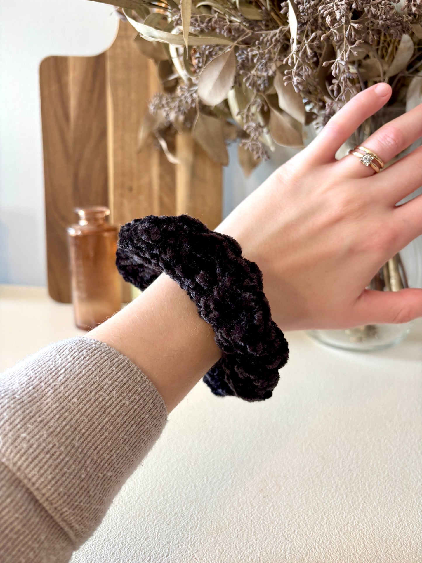 Velvet Scrunchie - Black