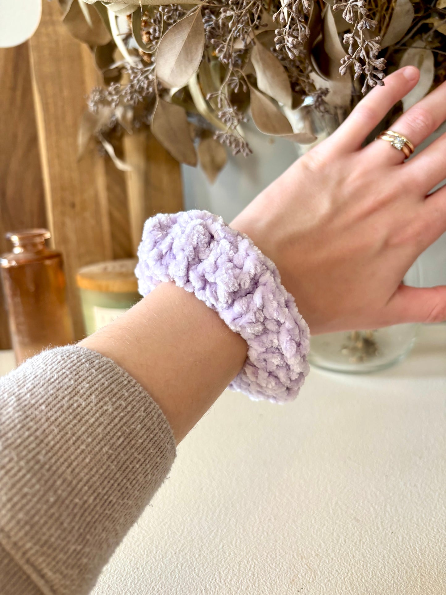 Velvet Scrunchie - Pale Purple